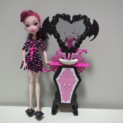 Monster high powder - monster, room
