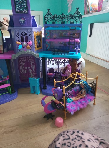 Monster high bedroom dollhouse - high,